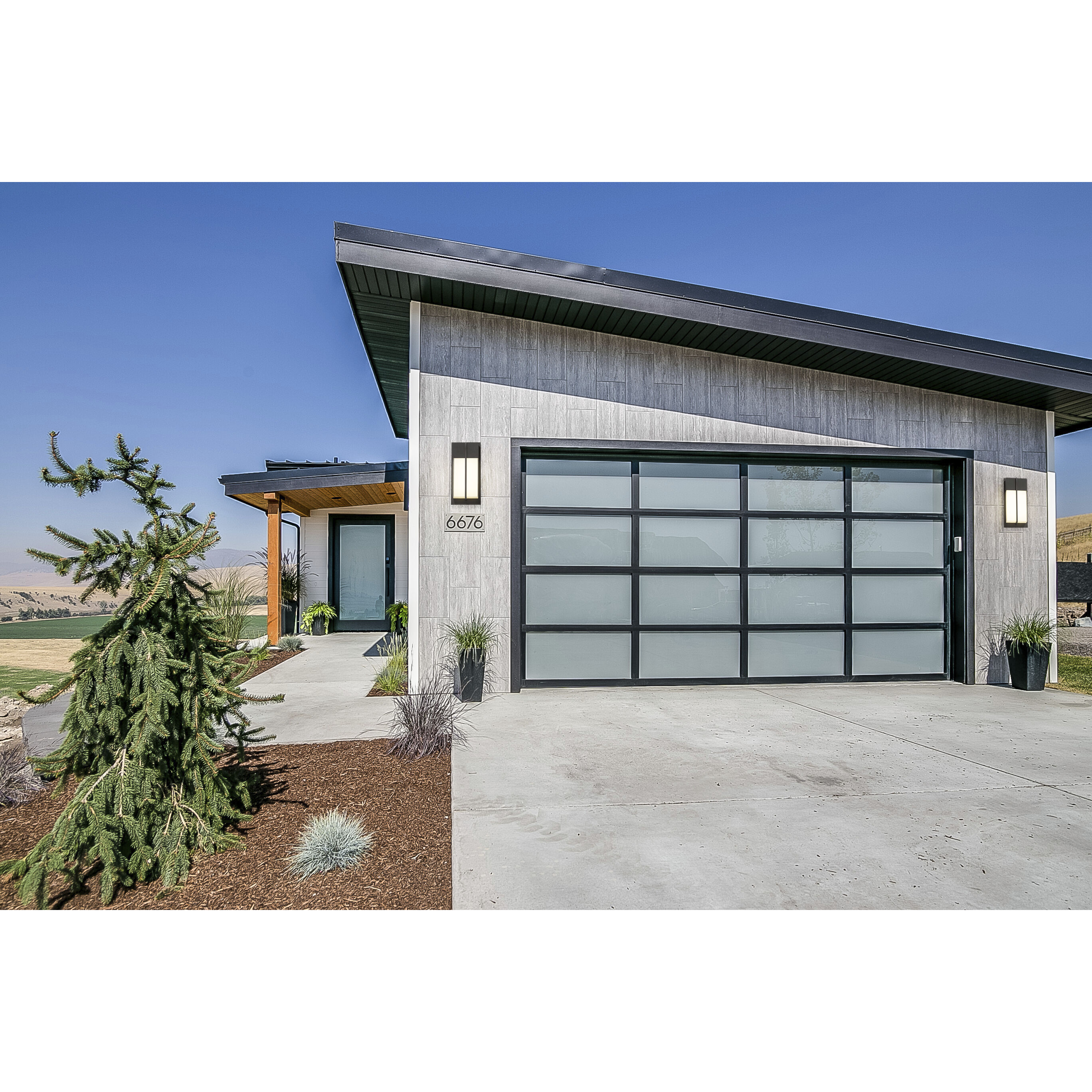 Nyx Outdoor Wall Light in Black, LED