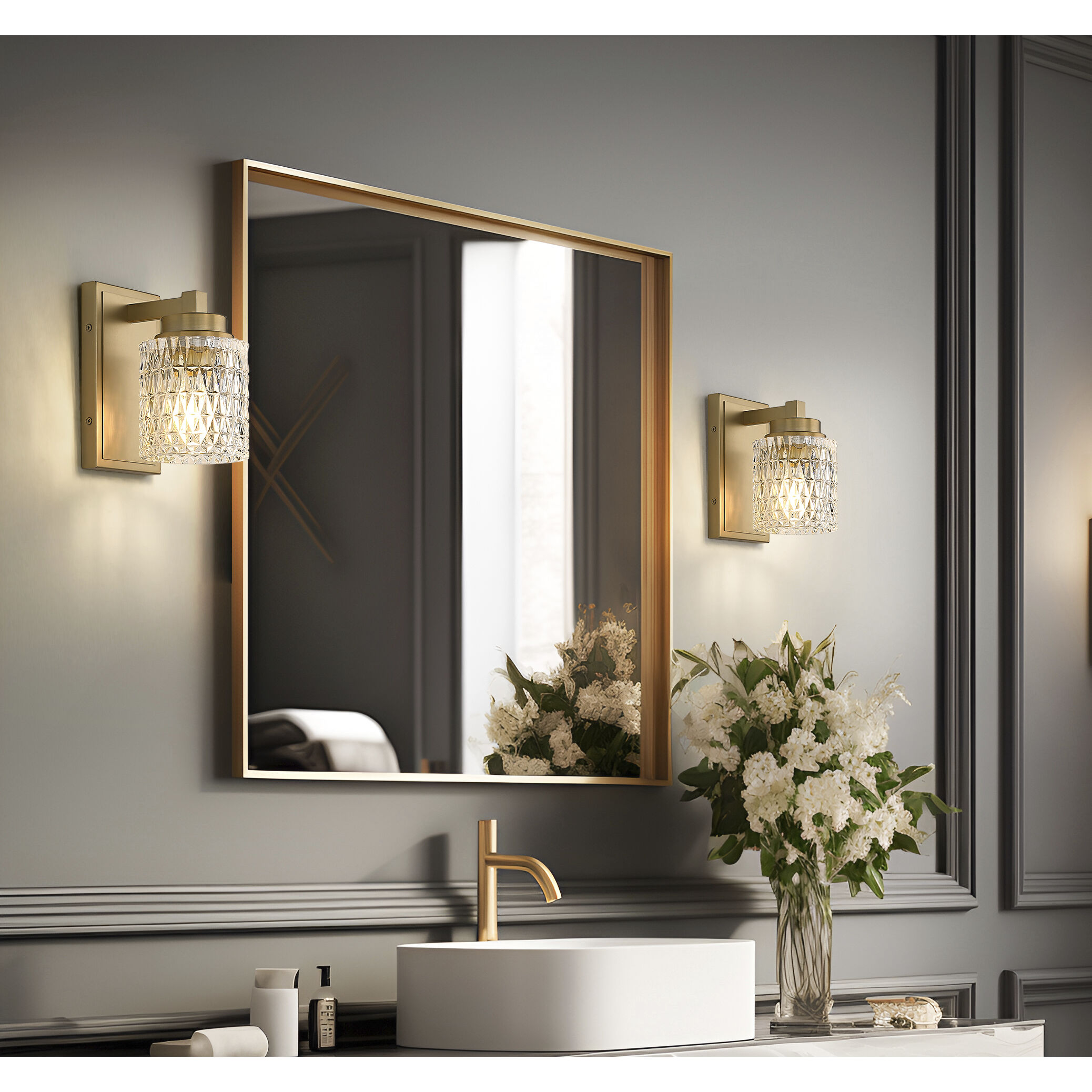 Jacqueline Wall Sconce Wall Light in Modern Gold